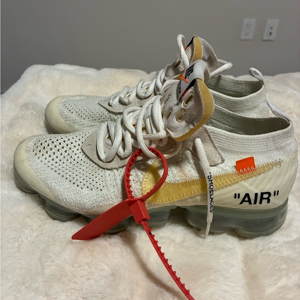 Nike Off-White Air VaporMax in Cream and White
